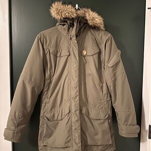 Fjällräven Army Green Nuuk Parka